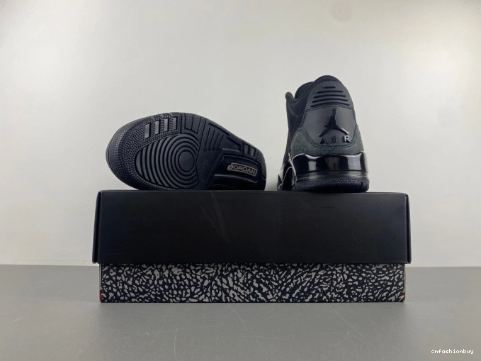 Cat 3 Black Jordan CT8532-001 Air 1004